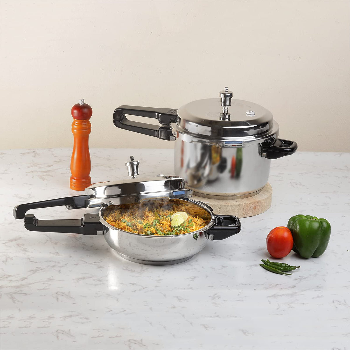 Stainless Steel Pressure Cooker, Outer Lid, 2 Litre H709